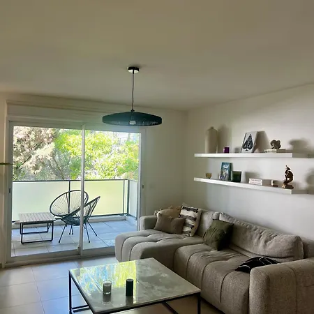 2 Bedroom Near Daire