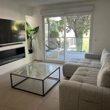2 Bedroom Near Appartement